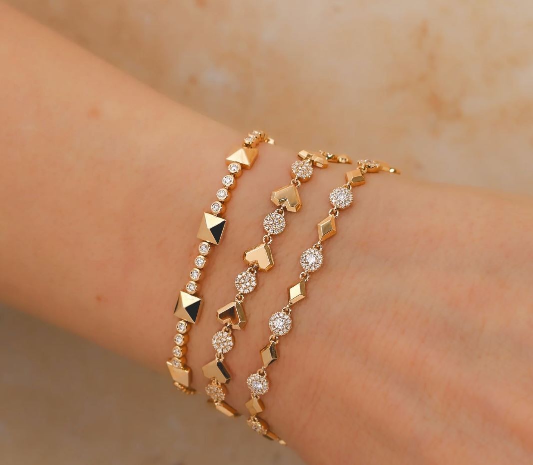 Diamond Heart Bracelet 14K Yellow Gold Pave Set Natural Circle Charm1