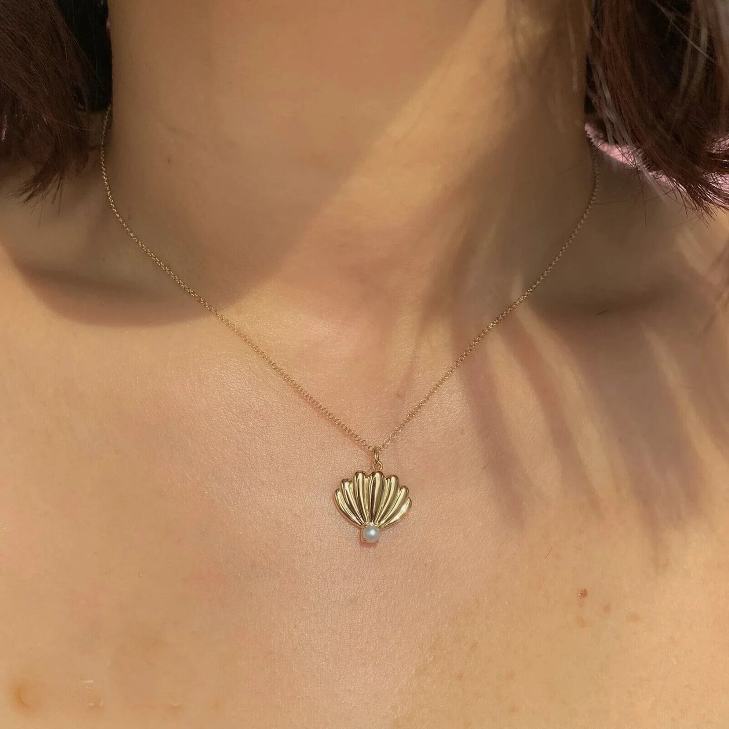 14K Gold Pearl Seashell Pendant Necklace