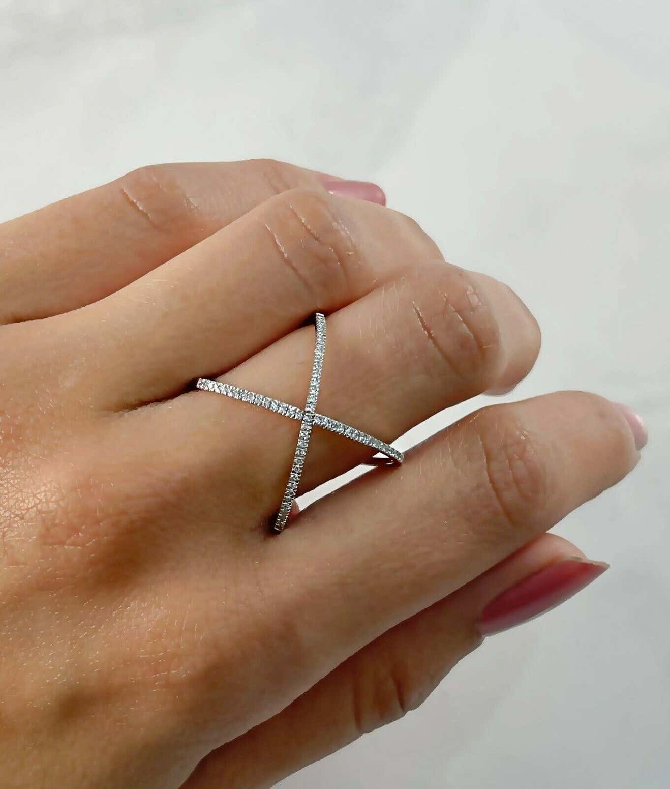 Crisscross X-Shape 0.18 Carat Diamond White Gold Crossover Ring