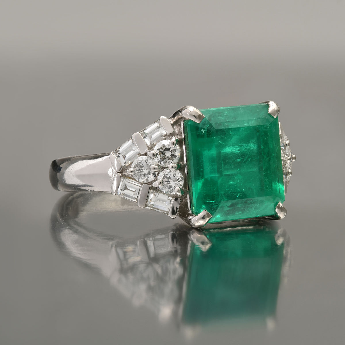 Colombia Emerald Platinum Diamond Ring GIA Certified 4.69 CTW Natural