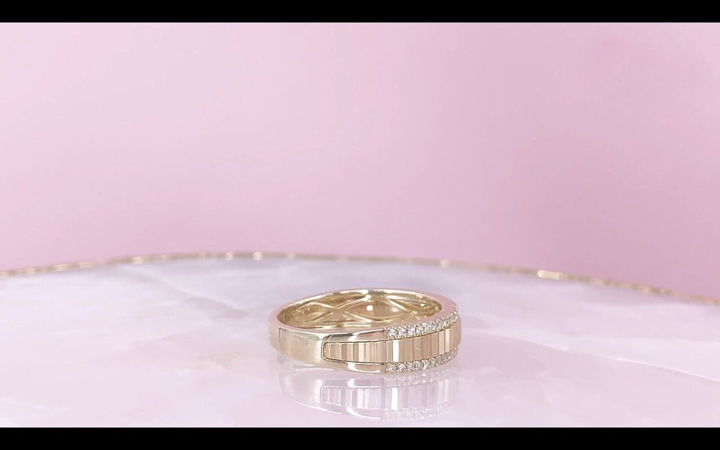 14K Gold Diamond Rippled Band Fluted Ring