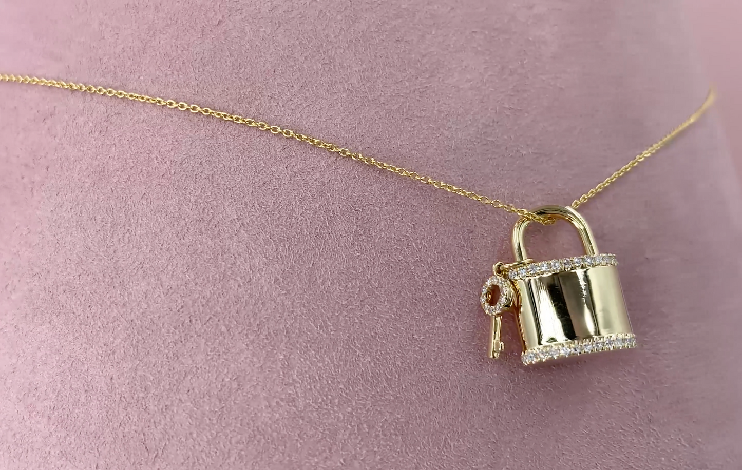 14k Gold 0.21 CT Diamond Lock & Key Pendant Necklace Natural Round Cut