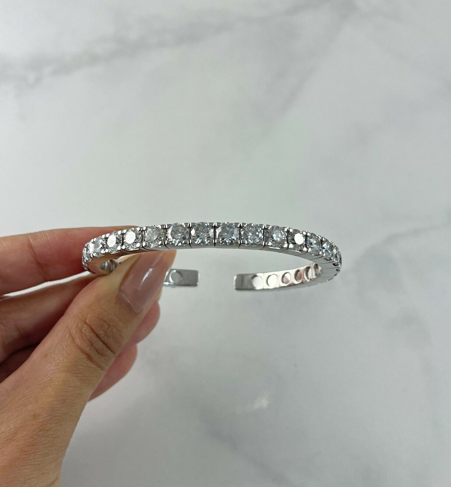 18K White Gold 16.52 CT Diamond Cuff Bangle Bracelet Flexible Valentines Day