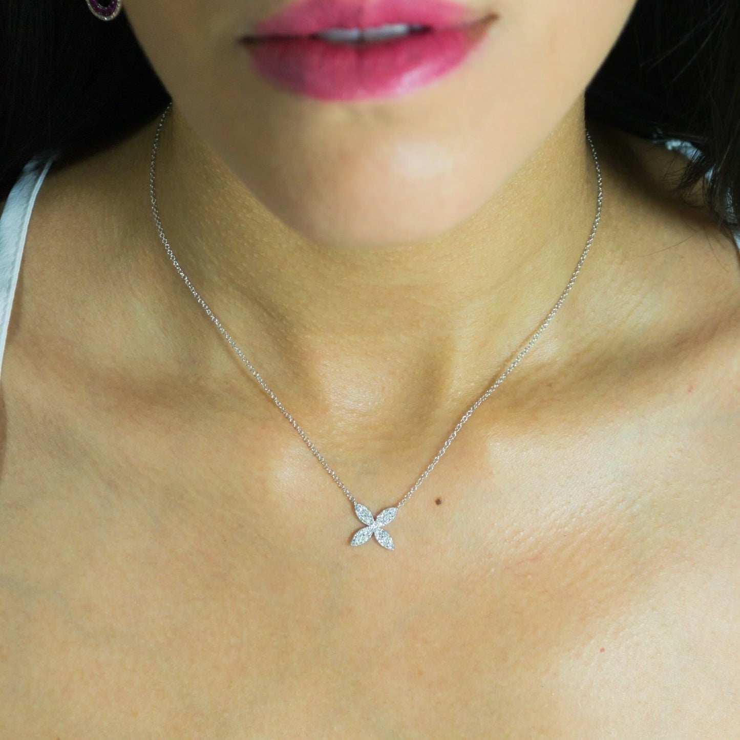 14K Gold 0.20 CT Diamond Flower Necklace Petal Pendant Pave Natural Womens