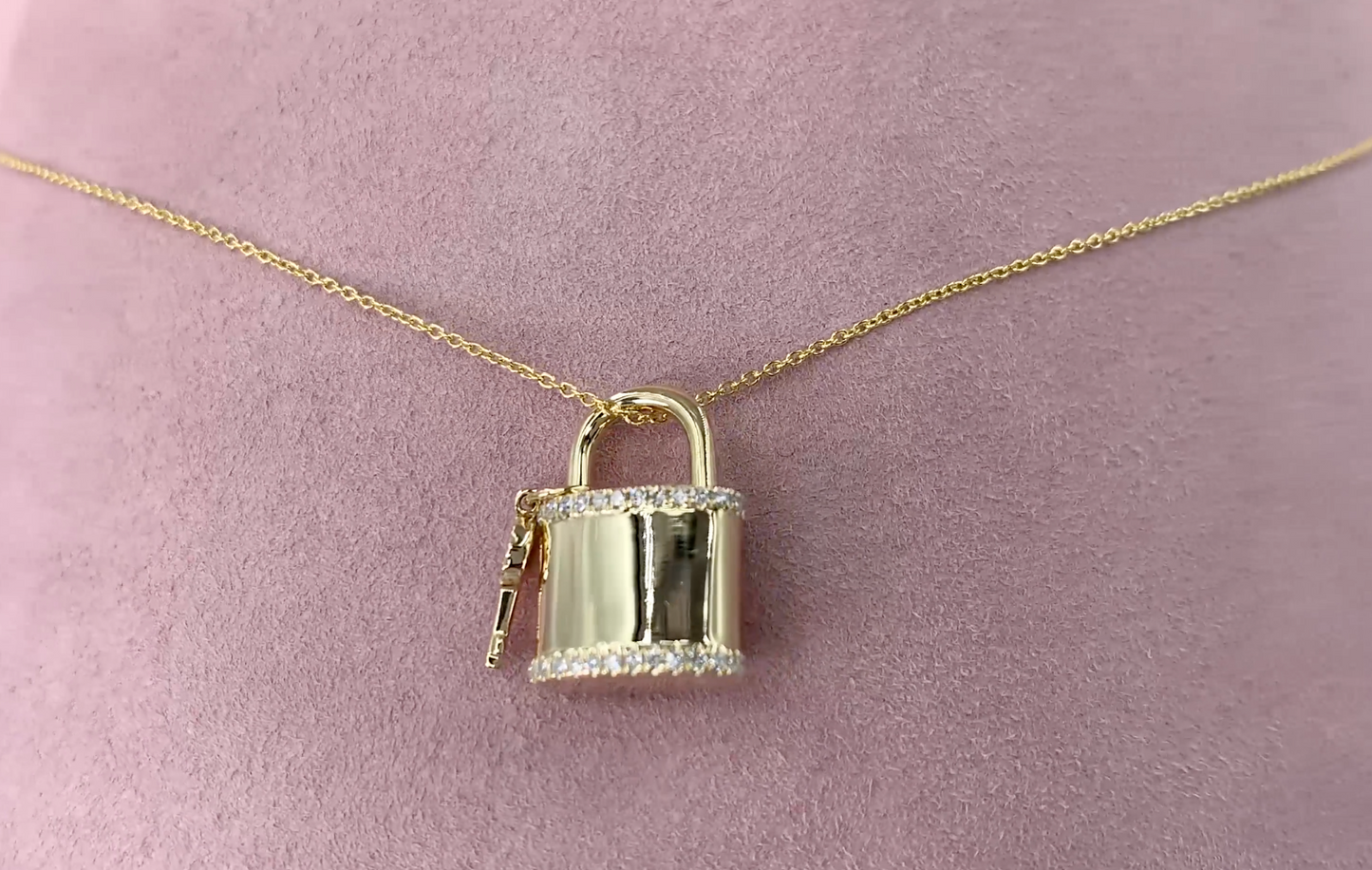 14k Gold 0.21 CT Diamond Lock & Key Pendant Necklace Natural Round Cut